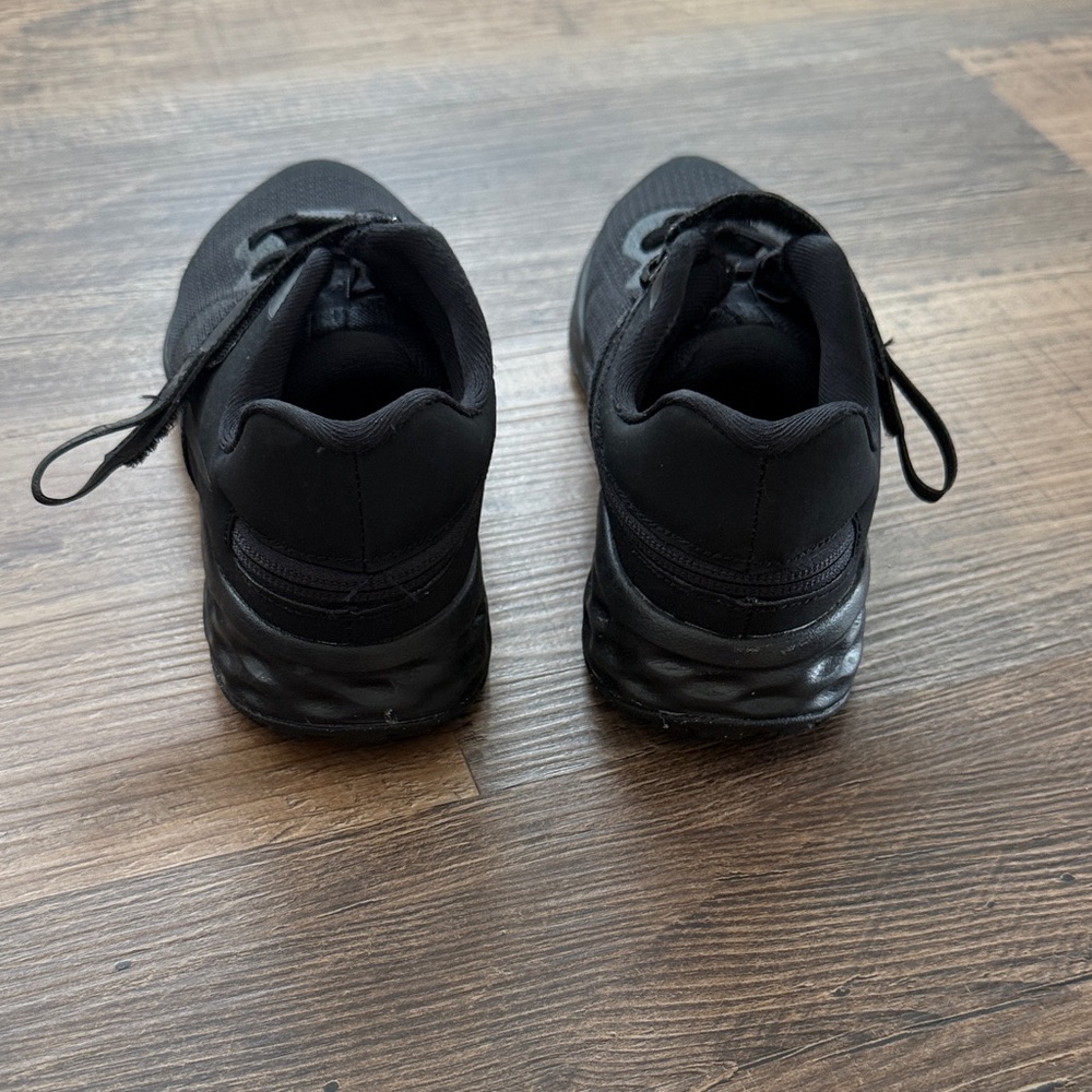 Nike Flyease Kids Black Sneakers Youth size 3 - Picture 4 of 13